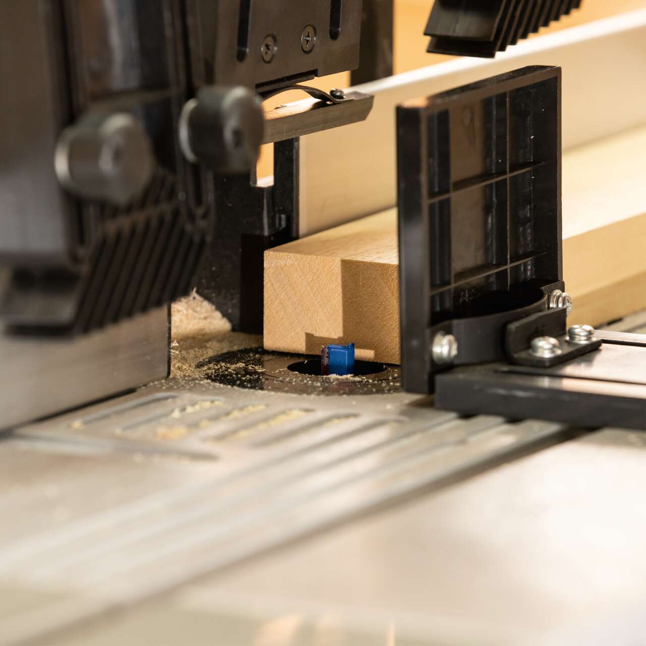 Scheppach HF60- Benchtop Router Table - โต๊ะเร้าเตอร์ชนิดตั้งโต๊ะ Scheppach รุ่น HF60 (มาแทนรุ่น HF50)