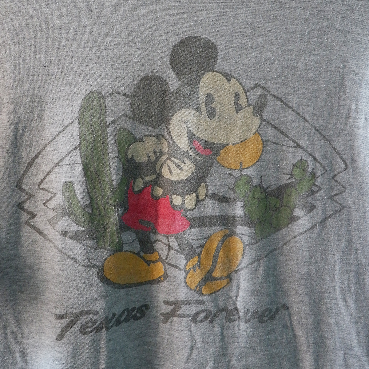 เสื้อยืดวินเทจมือสอง Vintage T-Shirt เสื้อยืดมิกกี้เมาส์ วินเทจ Mickey Mouse งานป้าย Disney