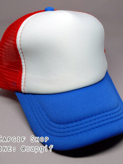 หมวกแก๊ปตาข่ายสีแดงหน้าขาวปีกสีน้ำเงิน