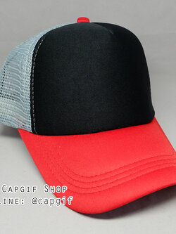 หมวกแก๊ปตาข่ายเทาหน้าหมวกดำปีกแดง